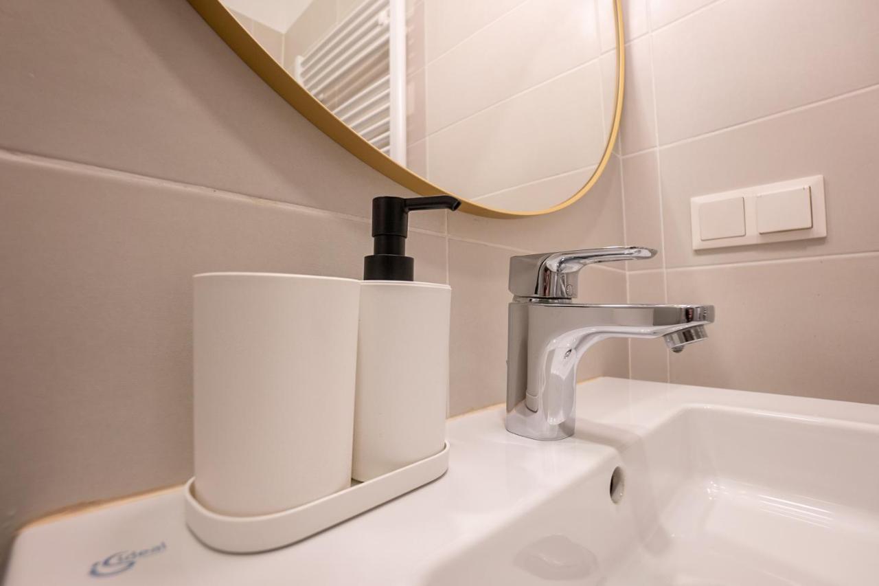 Stylish Apartment With Dedicated Working Space And Super King-Size Bed Located Between City Centre And Donau River Wien Exterior foto