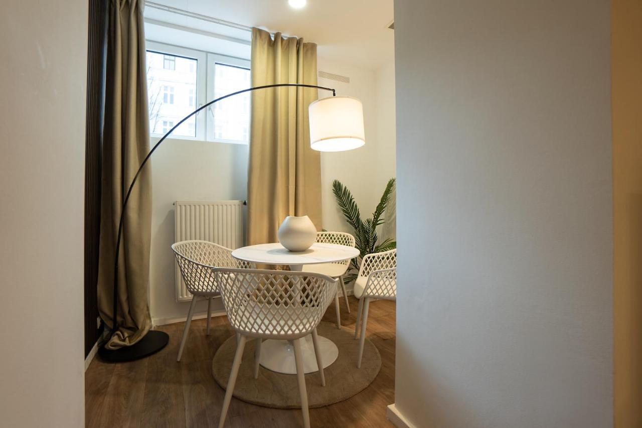 Stylish Apartment With Dedicated Working Space And Super King-Size Bed Located Between City Centre And Donau River Wien Exterior foto