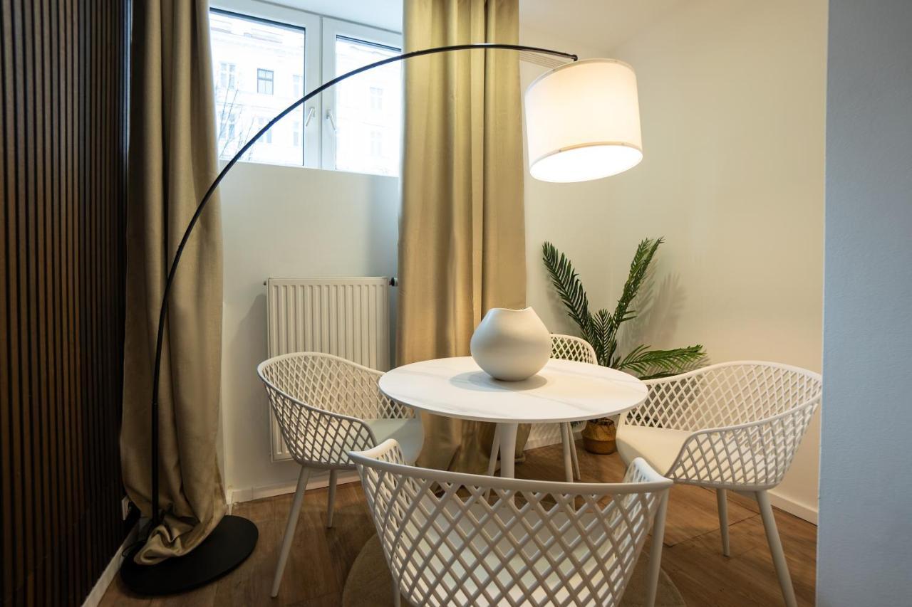 Stylish Apartment With Dedicated Working Space And Super King-Size Bed Located Between City Centre And Donau River Wien Exterior foto