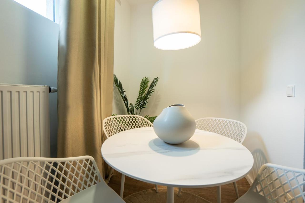 Stylish Apartment With Dedicated Working Space And Super King-Size Bed Located Between City Centre And Donau River Wien Exterior foto